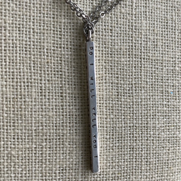 Sterling silver bar pendant inscribed with great quote. - Picture 3 of 4